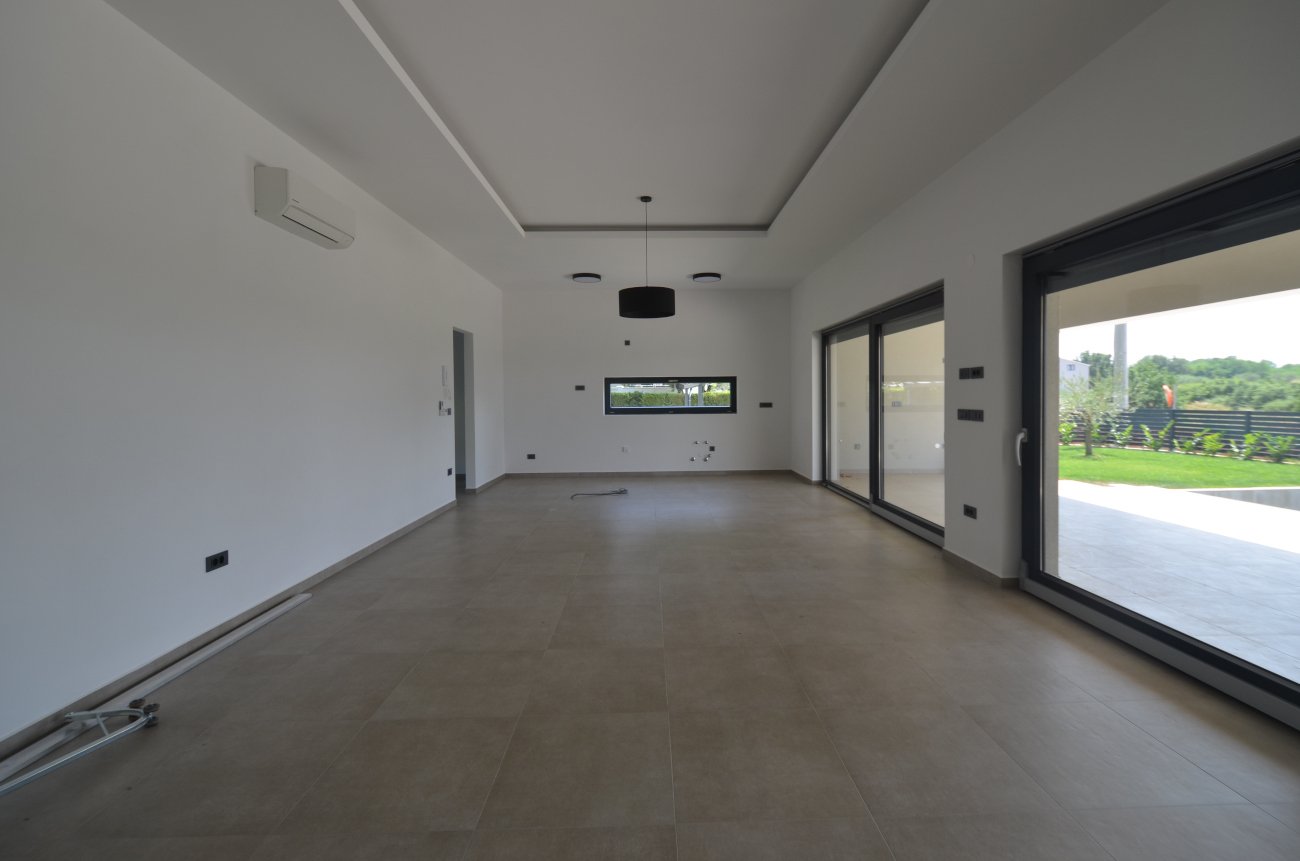 Bungalow de 3 dormitorios en Porec, Croatia No. 178