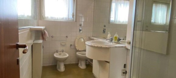 3-salle Appartement à San Donato Milanese, Italy No. 17576 8