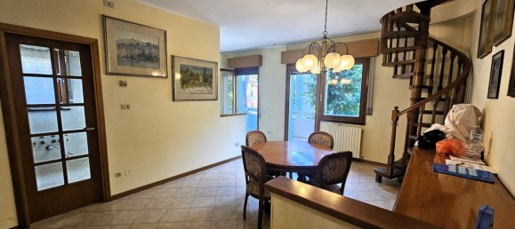 7 rooms Duplex in Pesaro, Italy No. 283440 5