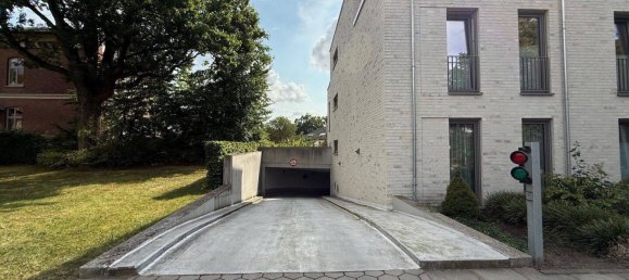 Parking in Hamburg-Nord, Germany No. 341322 6