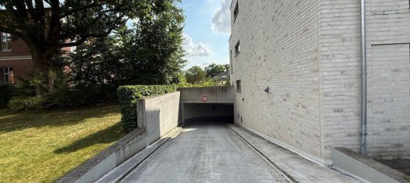 Parking in Hamburg-Nord, Germany No. 341322 7