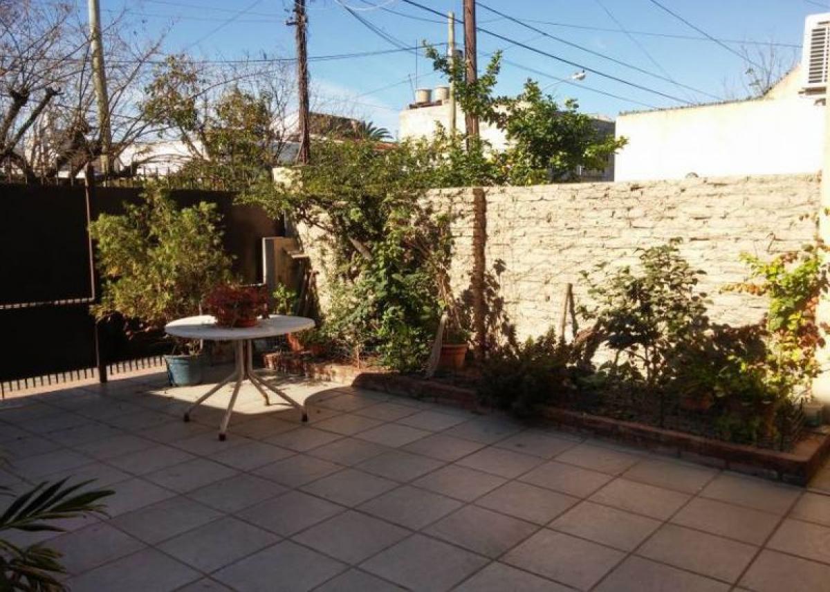 2 bedrooms House in Lanus, Argentina No. 62155