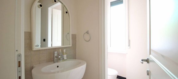 1 bedroom Apartment in Genoa, Italy No. 275219 8