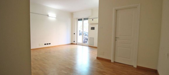 1 bedroom Apartment in Genoa, Italy No. 275219 4