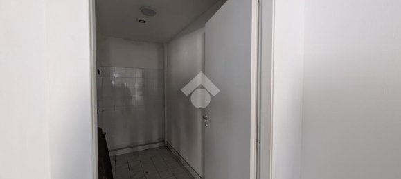 1غرفة مستودع في Pomezia, Italy رقم 52461 52