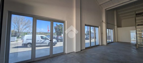 1غرفة مستودع في Pomezia, Italy رقم 52461 64