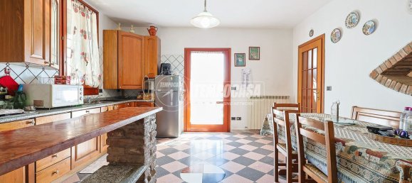 4 rooms Apartment in Bologna, Italy No. 170880 10