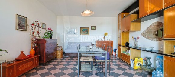 4 rooms Apartment in Bologna, Italy No. 170880 7