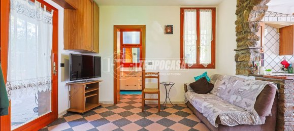 4 rooms Apartment in Bologna, Italy No. 170880 12