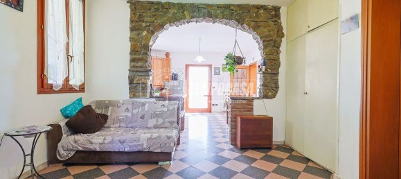 4 rooms Apartment in Bologna, Italy No. 170880 2