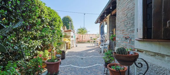 4 rooms Apartment in Bologna, Italy No. 170880 3