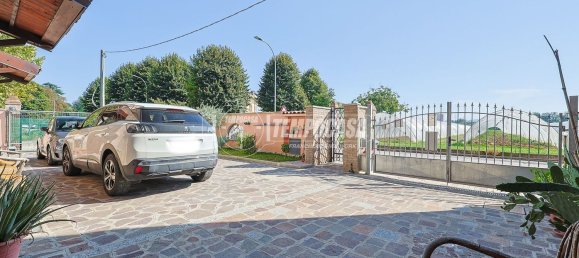 4 rooms Apartment in Bologna, Italy No. 170880 18