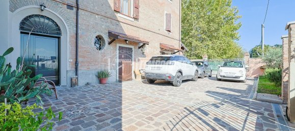 4 rooms Apartment in Bologna, Italy No. 170880 19