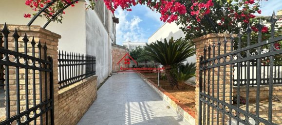 Дом с 8 комнатами в Melissano, Италия № 71167 34