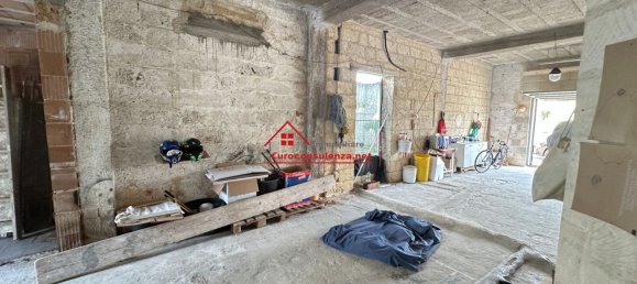 Дом с 8 комнатами в Melissano, Италия № 71167 35