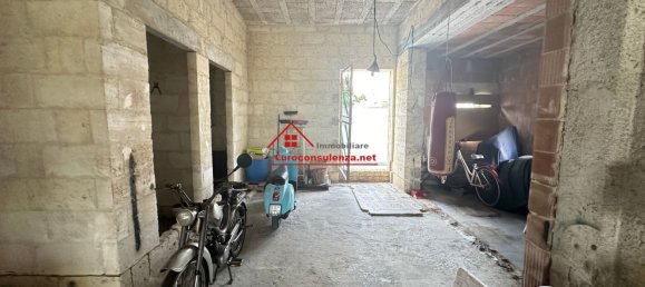 Дом с 8 комнатами в Melissano, Италия № 71167 38