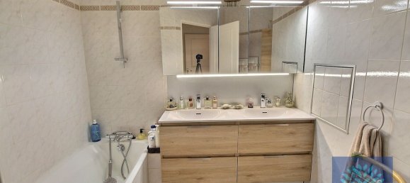 2 bedrooms Apartment in Puteaux, France No. 151699 6