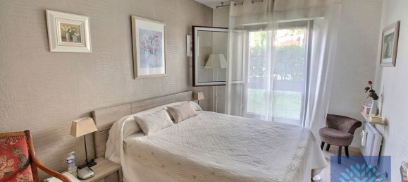 2 bedrooms Apartment in Puteaux, France No. 151699 4