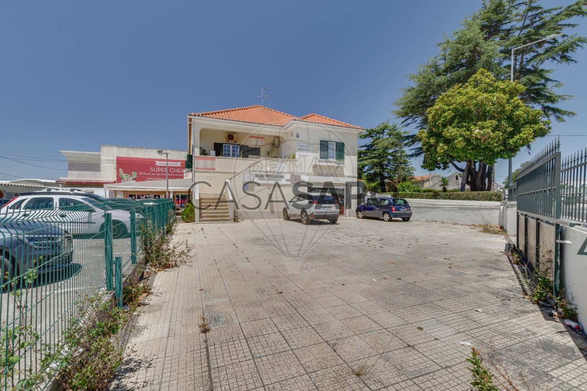 208m² Commercial property in Sintra, Portugal No. 251927