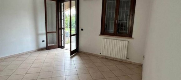 Apartamento de 2 dormitorios en Suzzara, Italy No. 352008 8