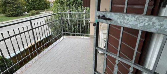 Apartamento de 2 dormitorios en Suzzara, Italy No. 352008 19