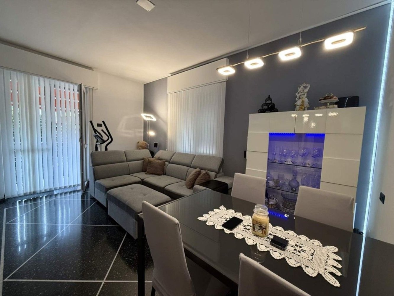 4-salle Appartement à Rapallo, Italy No. 272387