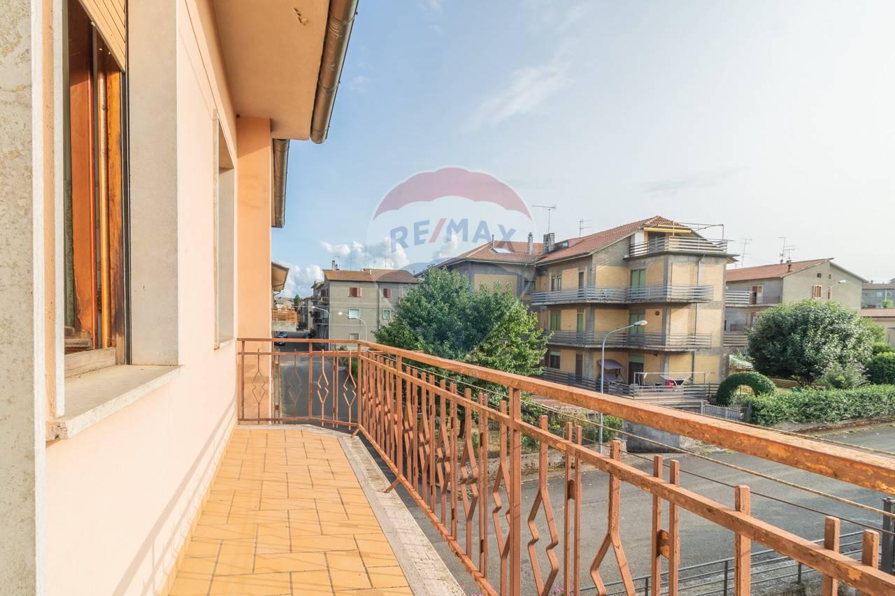 3 rooms Apartment in San Lorenzo Nuovo, Italy No. 108716