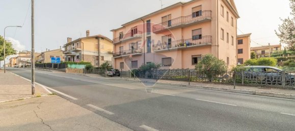 3 rooms Apartment in San Lorenzo Nuovo, Italy No. 108716 5