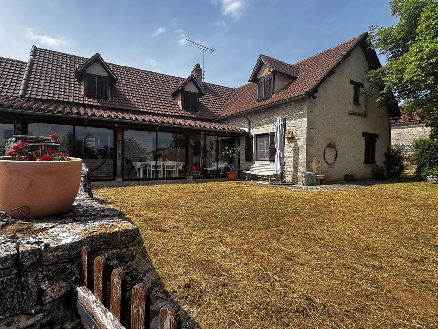 3 bedrooms House in Lot, France No. 292871