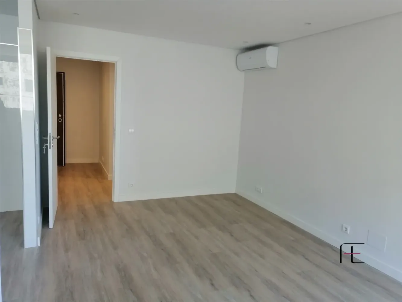 1 bedroom Apartment in Vila Nova de Gaia, Portugal No. 217830