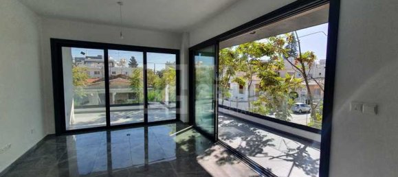 3 bedrooms Apartment in Limassol, Cyprus No. 14145 7