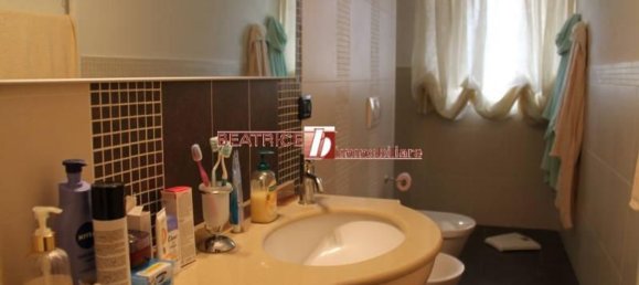 7 rooms Villa in Capannori, Italy No. 98049 10