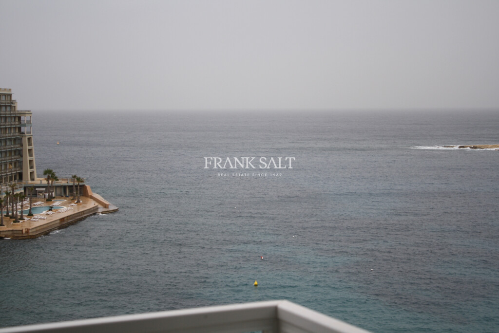 Apartamento de 3 dormitorios en Saint Julian's, Malta No. 3699