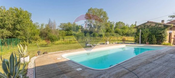 5 bedrooms Villa in Fidenza, Italy No. 308745 2