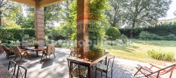 5 bedrooms Villa in Fidenza, Italy No. 308745 3