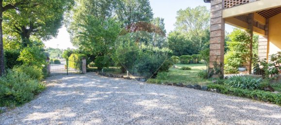 5 bedrooms Villa in Fidenza, Italy No. 308745 10