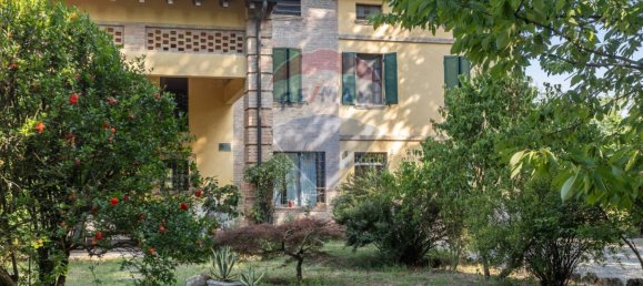 5 bedrooms Villa in Fidenza, Italy No. 308745 7