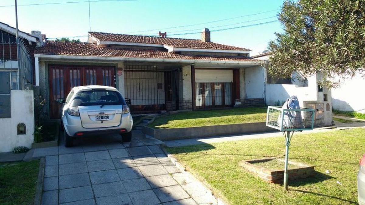 2 bedrooms House in Mar del Plata, Argentina No. 98162