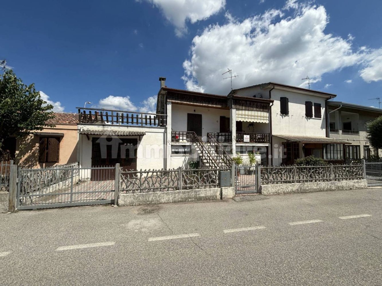3 bedrooms House in Taglio di Po, Italy No. 300541