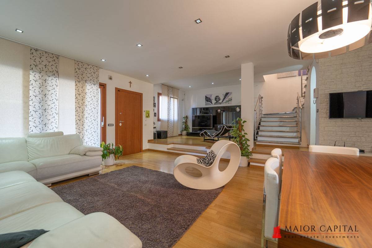 3 bedrooms Villa in Golfo Aranci, Italy No. 170281