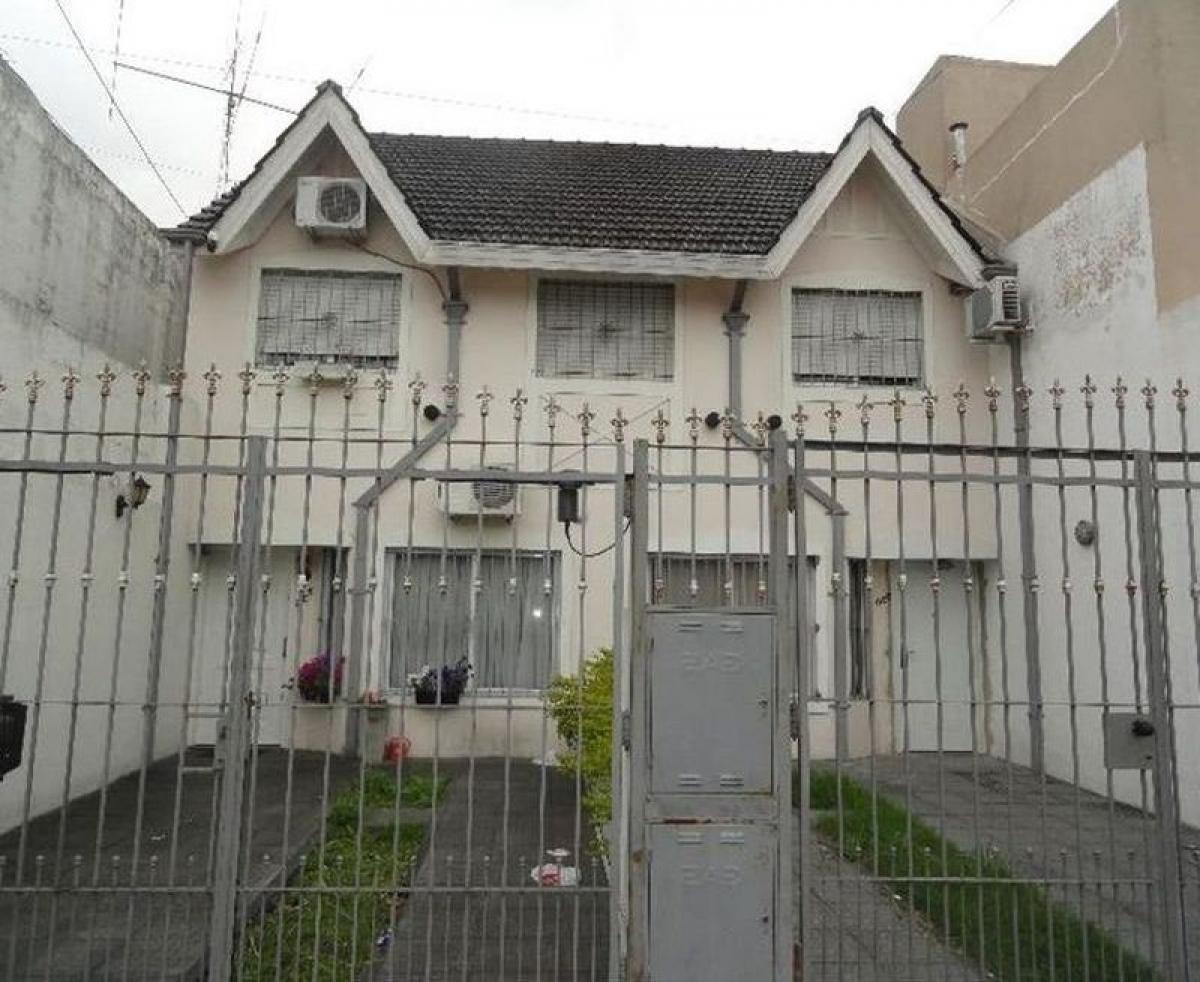 4 bedrooms House in Moron, Argentina No. 16353