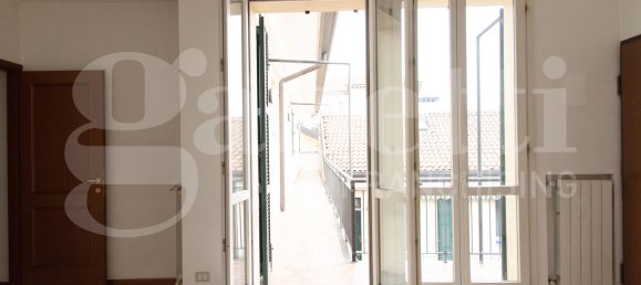 2 bedrooms Apartment in Seveso, Italy No. 289294 8