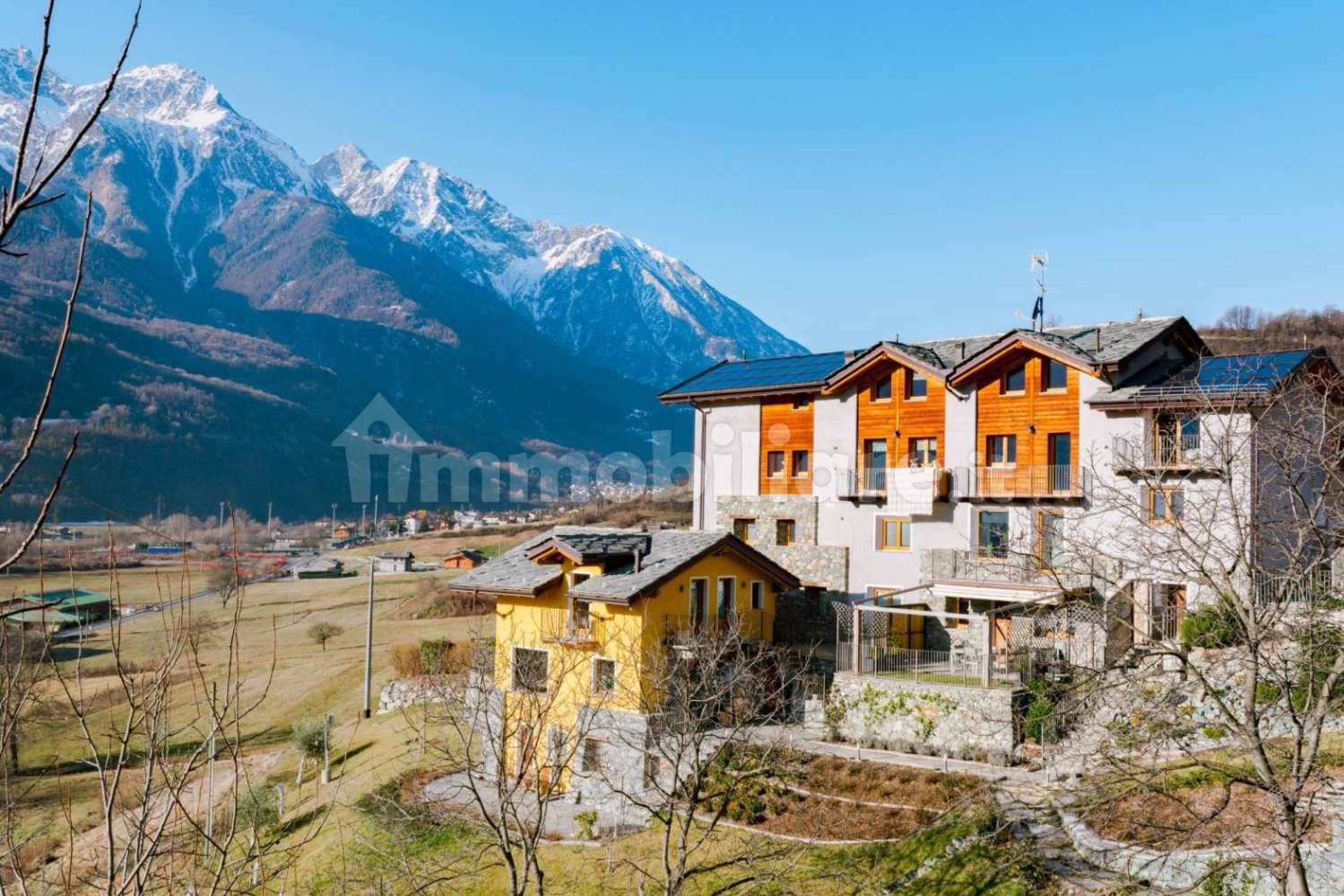 Квартира с 1 спальней в Нюс, Италия № 214537