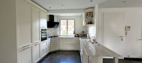 3 Schlafzimmer Haus in Le Meux, France, Nr. 240934 4