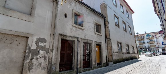 3 bedrooms House in Lousa, Portugal No. 24394 10