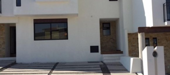 3 bedrooms House in El Marques, Mexico No. 152590 2