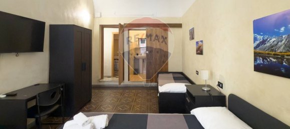 Отель, гостиница с 4 комнатами в Катания, Италия № 281453 6