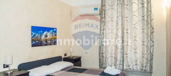 Отель, гостиница с 4 комнатами в Катания, Италия № 281453 32