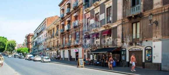 Отель, гостиница с 4 комнатами в Катания, Италия № 281453 18