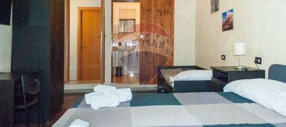 Отель, гостиница с 4 комнатами в Катания, Италия № 281453 29